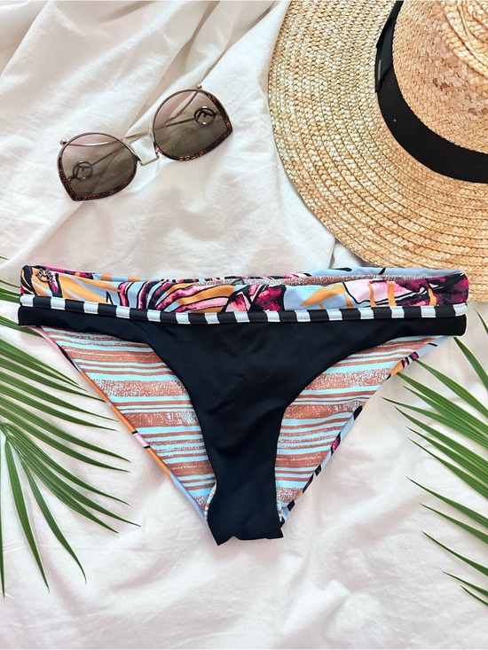 Maaji Other - NWOT Maaji Reversible Black & Multicolor Women’s Bikini Bottom